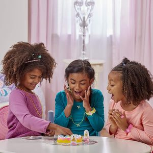 Hasbro Gaming Pretty Pretty Princess: Edition Board Game Featuring Disney Princesses, Jewelry Dress-Up Game for Kids Ages 5 and Up, for 2-4 Players (Amazon Exclusive)